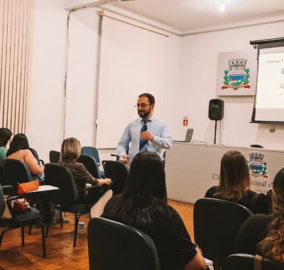 A Escola do Legislativo "Thiago Ferraz de Siqueira" realiza curso de Direitos Humanos