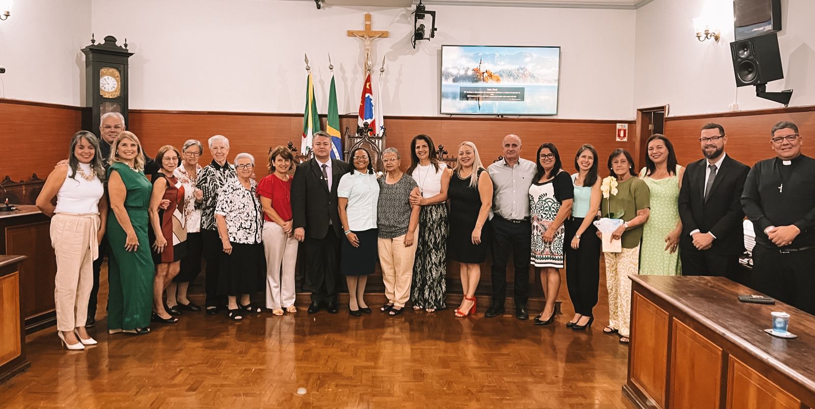 COLÉGIO MARIA IMACULADA COMEMORA 100 ANOS COM SESSÃO SOLENE NA CÂMARA MUNICIPAL DE MOCOCA 